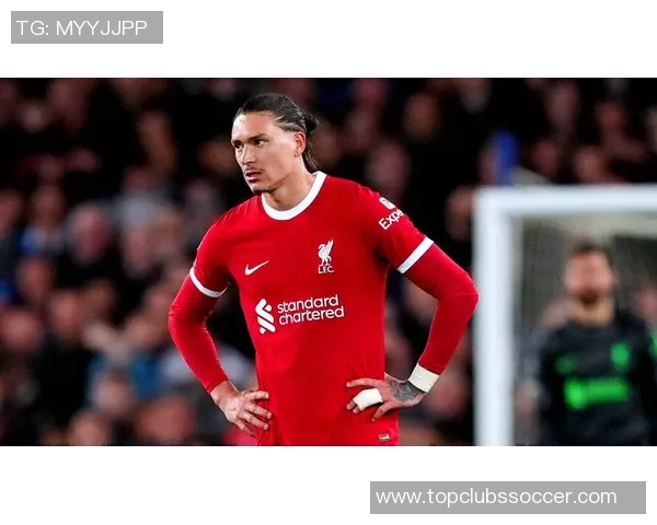 努涅斯在赛场上的精彩表现引发热议球迷期待他带领球队再创辉煌