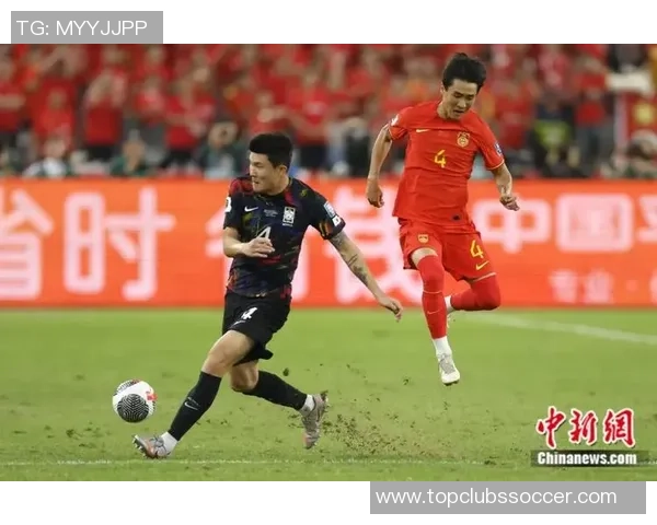 国足与韩国激战正酣精彩瞬间回顾与分析图片集锦